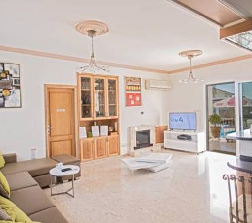 Papas Family Villa