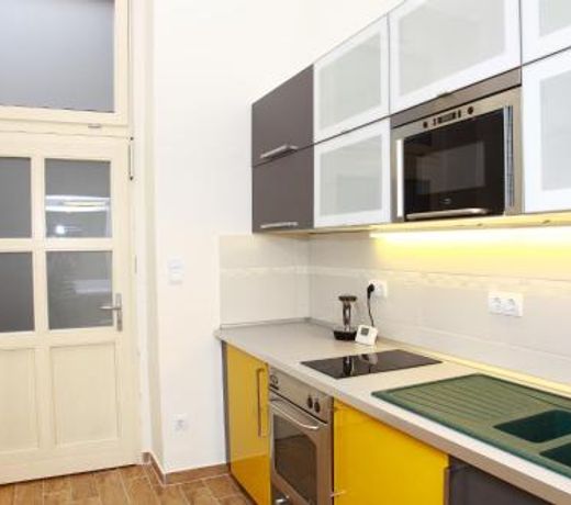 Flat On Andrássy Avenue