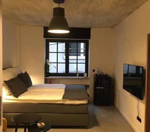 Square Rooms 8