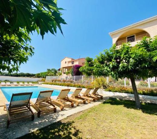 Residence Marie Diane - Appart Cote Piscine F