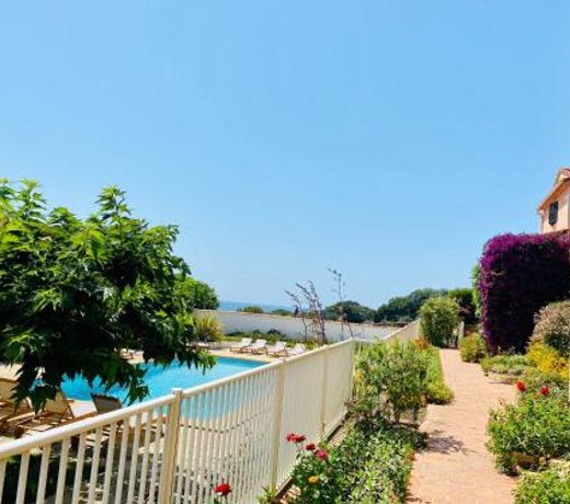 Residence Marie Diane - Appart Cote Piscine F