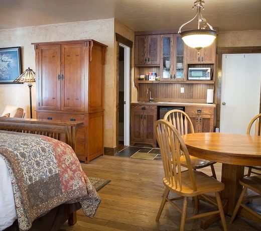 Canyon Vista Lodge