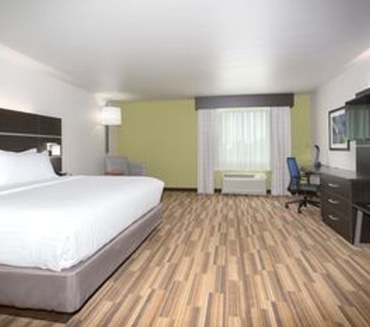 Holiday Inn Express & Suites Lincoln I - 80, an IHG Hotel