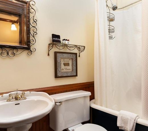Cedar Crest Inn