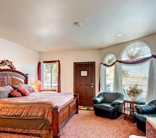 Breakers Boutique Inn