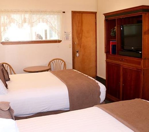 Breakers Boutique Inn