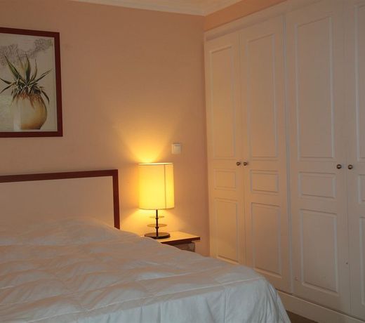 SOWELL Family Port Grimaud