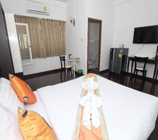 Maria Room for Rent