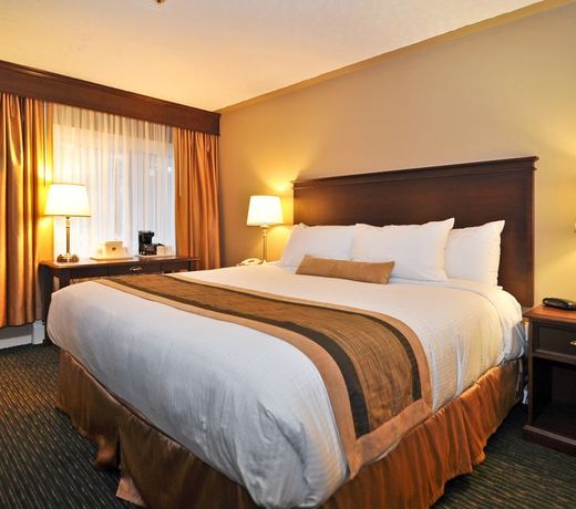 Aurora Inn