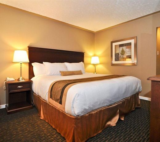 Aurora Inn