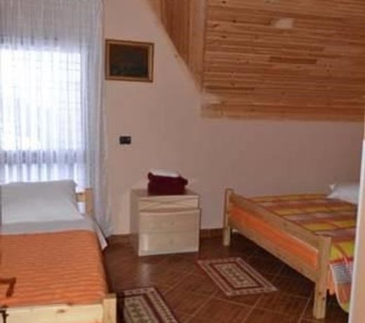 Royal Hotel VoskopojÃ«