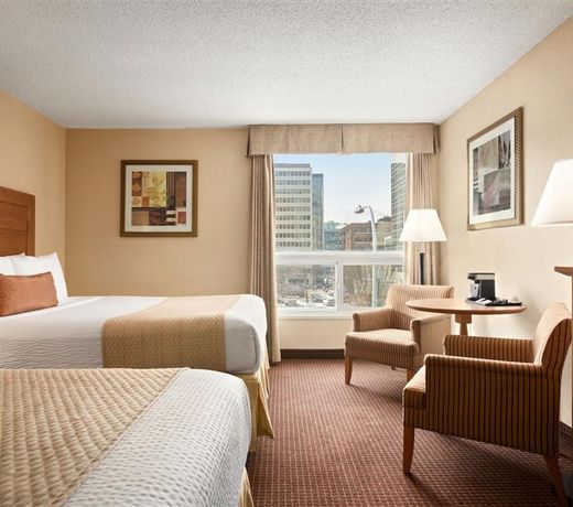 Days Inn by Wyndham Edmonton Downtown