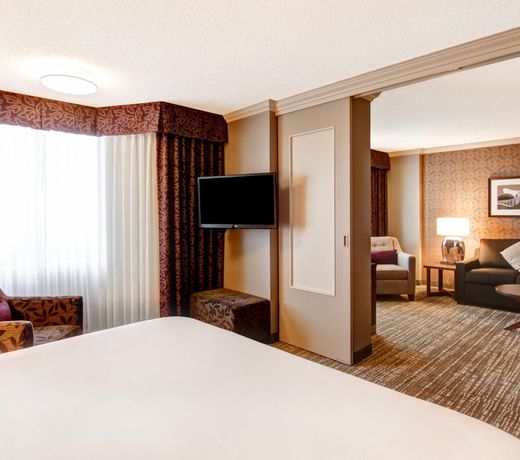 DoubleTree by Hilton West Edmonton
