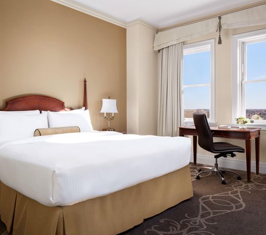 Fairmont Hotel Macdonald
