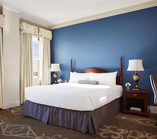 Fairmont Hotel Macdonald