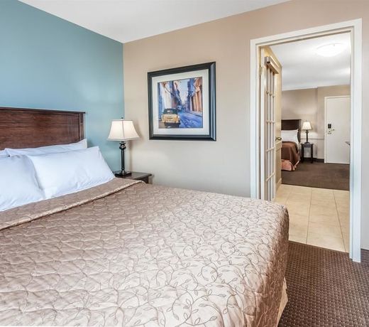 Super 8 by Wyndham Edmonton South