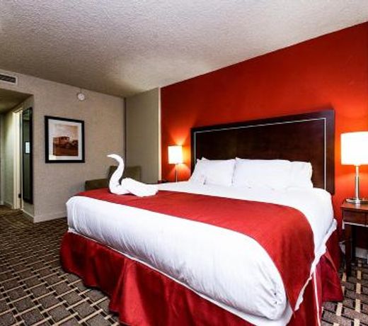 Ramada by Wyndham Edmonton Yellowhead NW