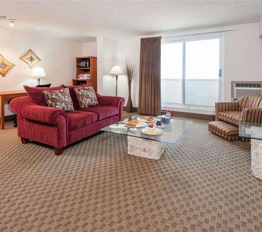 Ramada by Wyndham Edmonton South