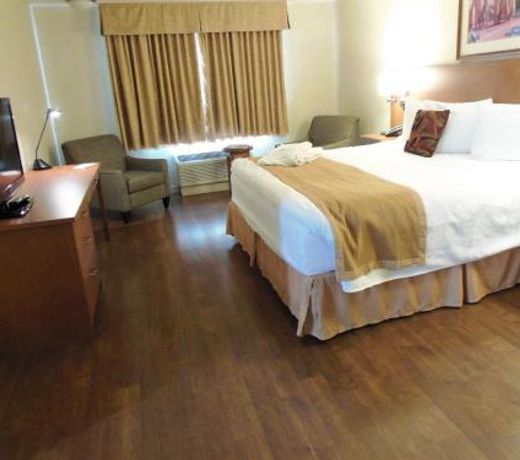 Rosslyn Inn & Suites