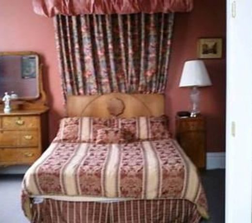 GLENORA BED AND BREAKFAST INN