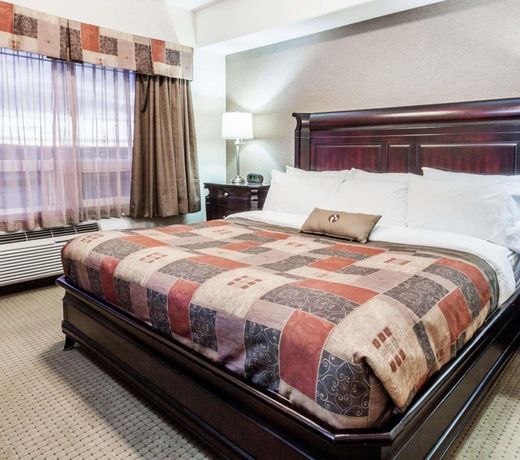 Ramada by Wyndham Drayton Valley