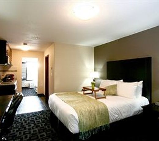 Foxwood Inn & Suites Drayton Valley