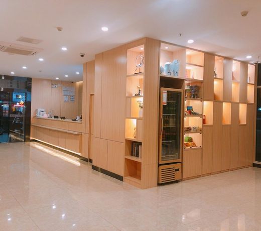 7 Days PremiumÂ·Guangzhou Dongxiaonan Subway Station
