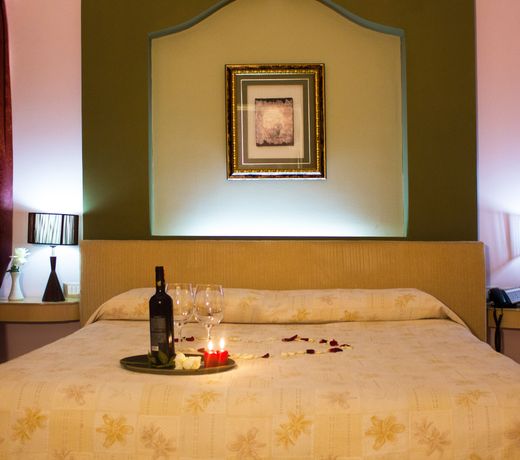Theranda Hotel