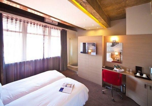 Reef Hotel