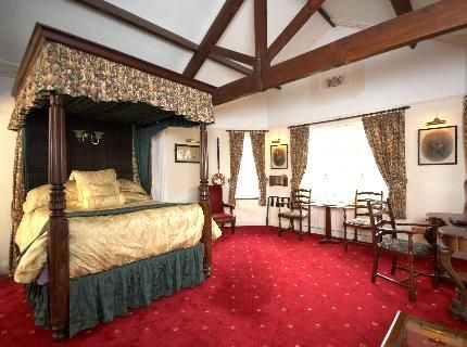 Two Bridges Hotel
