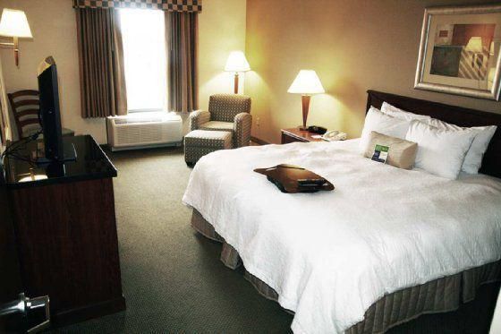 Hampton Inn & Suites at Colonial TownPark
