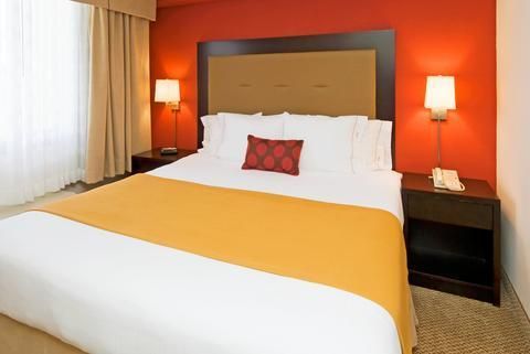 Holiday Inn Express Hotel & Suites Kendall East-Miami, an IHG Hotel