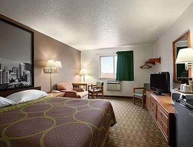 Super 8 by Wyndham Peru Starved Rock State Park