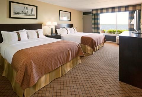 Holiday Inn Detroit Lakes, an IHG Hotel