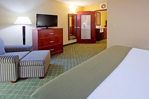 Holiday Inn Express Hotel & Suites Coon Rapids - Blaine Area, an IHG Hotel