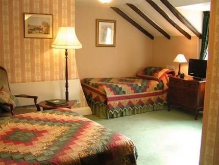 Parva Farmhouse Riverside Guesthouse