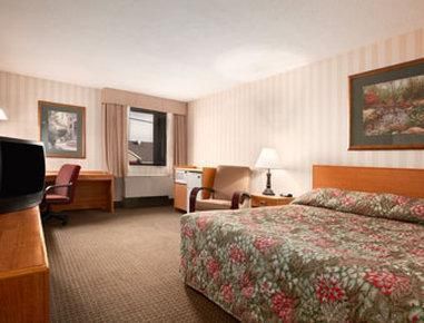 Baymont by Wyndham Muncie Near Ball State University