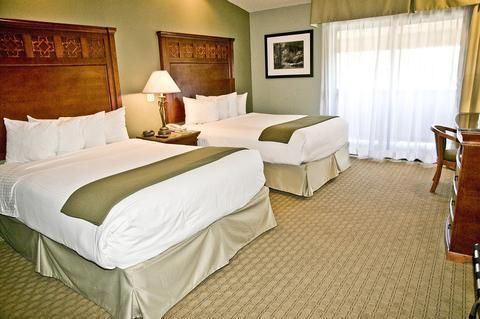 Best Western Plus Forest Park Inn