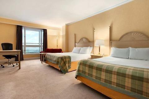 DoubleTree by Hilton Dartford Bridge