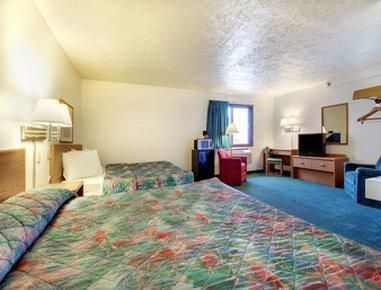 Super 8 by Wyndham O Neill NE