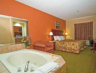 Days Inn & Suites by Wyndham Prattville-Montgomery