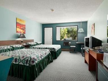 Christina Lake Village Resort