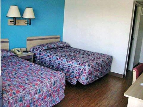 Motel 6-Kansas City, MO - Airport