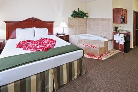 Holiday Inn Express Hotel & Suites Woodward Hwy 270, an IHG Hotel