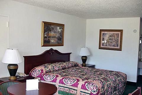 Calloway Inn and Suites