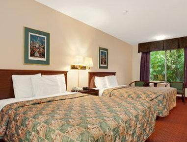 Days Inn & Suites by Wyndham Anaheim At Disneyland Park