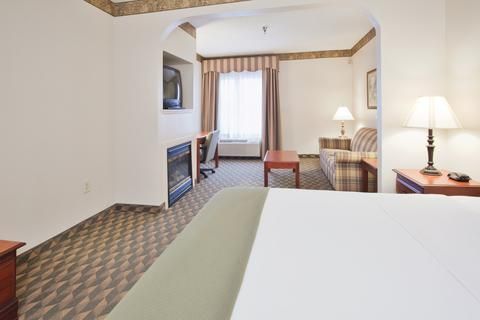 Holiday Inn Express Hotel & Suites Laurinburg, an IHG Hotel