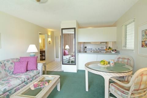 Plantation Hale Suites