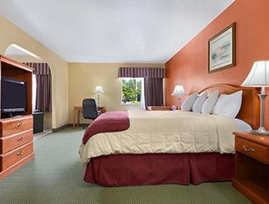 Days Inn by Wyndham Lumberton