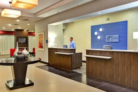 Holiday Inn Express Los Angeles LAX Airport, an IHG Hotel